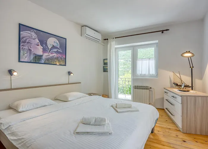 Captain's House - Sv. Jakov - Happy *