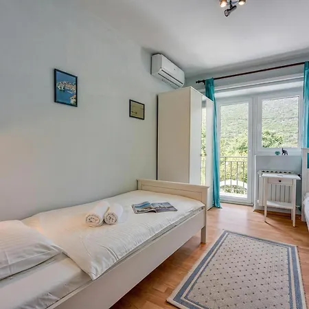 Captain's House - Sv. Jakov /w Terrace - Happy *