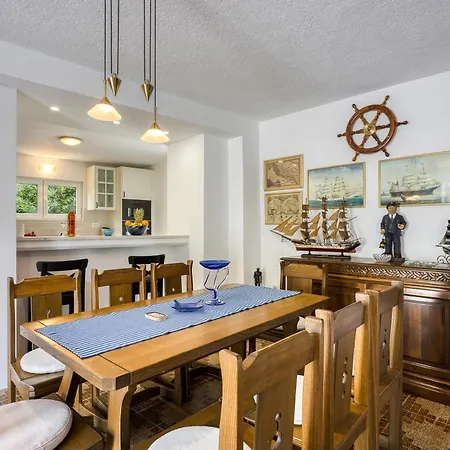 Captain's House - Sv. Jakov /w Terrace - Happy *