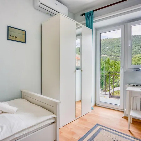 Captain's House - Sv. Jakov /w Terrace - Happy