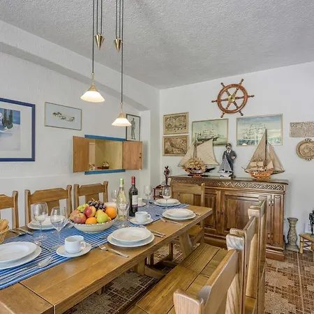 Captain's House - Sv. Jakov /w Terrace - Happy *