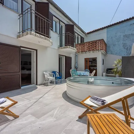 Captain's House - Sv. Jakov /w Terrace - Happy *