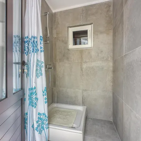 Captain's House - Sv. Jakov /w Terrace - Happy * Nerezine