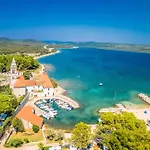 Captain's House - Sv. Jakov - Happy Apartment Nerezine
