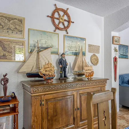 Captain's House - Sv. Jakov - Happy Apartman Nerezine