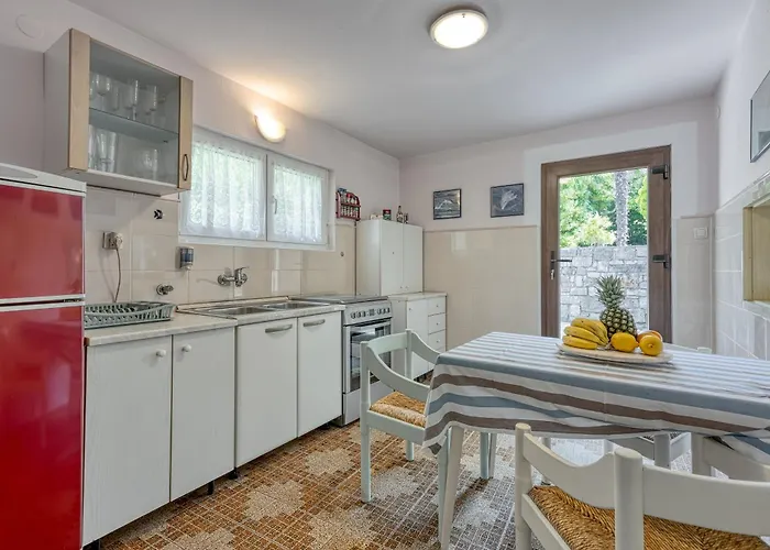 Captain's House - Sv. Jakov - Happy *